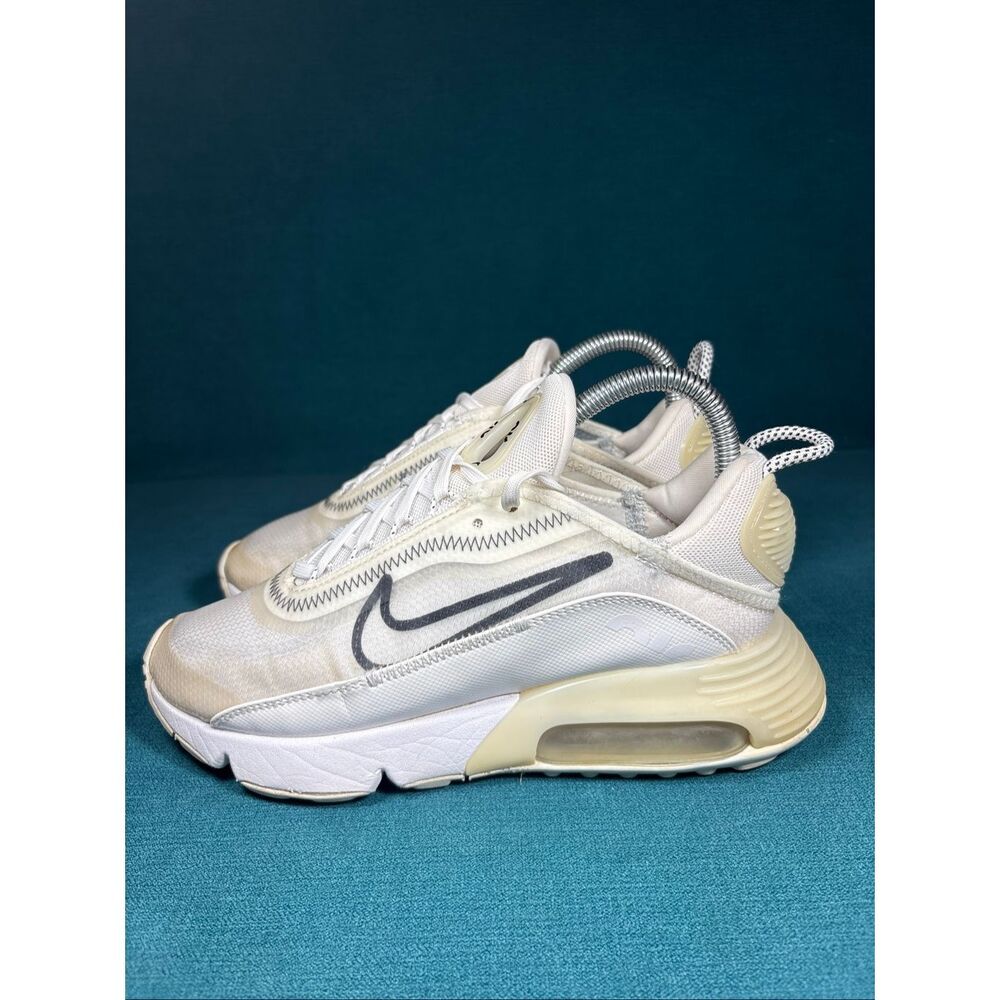 Nike Air Max 2090 Triple White Women's Size 7 (CK2612-100)